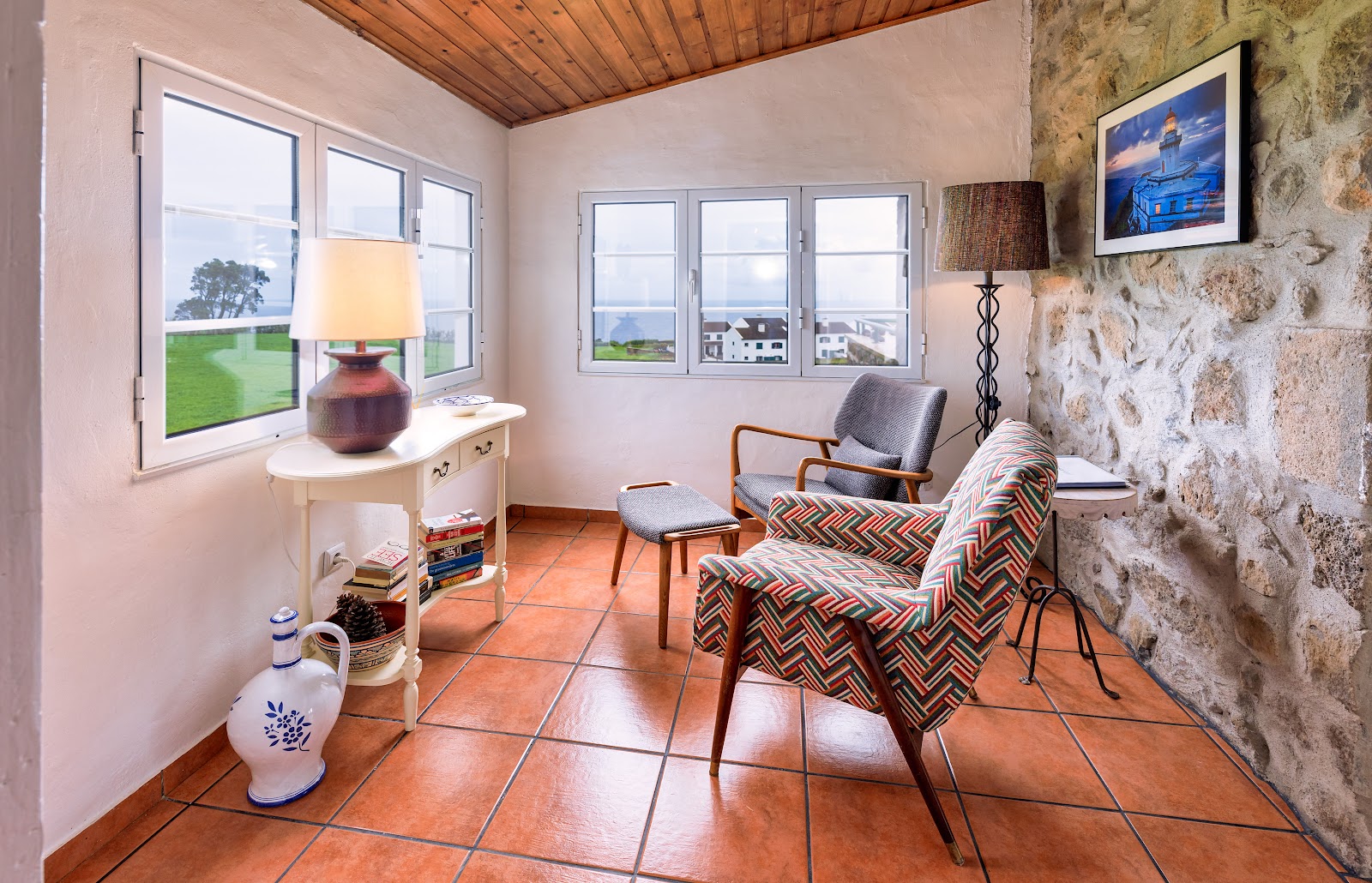 Casa Luz Nordeste cottage exterior and garden paths